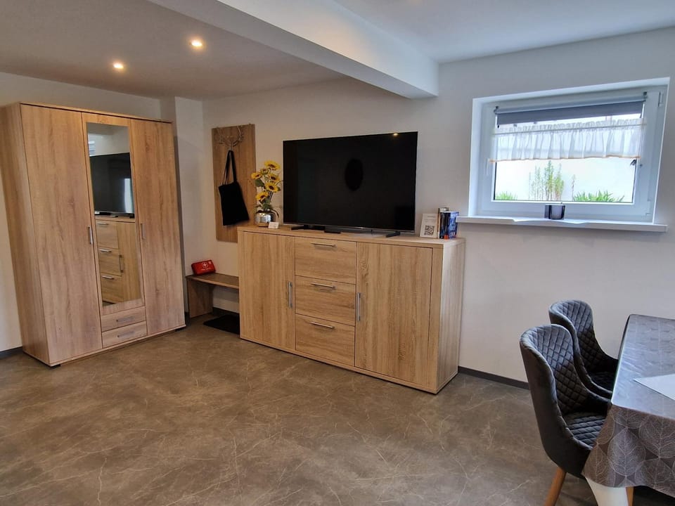 EderseeGlück - Fewo 3 ebenerdig klimatisiert Apartment in Hesse