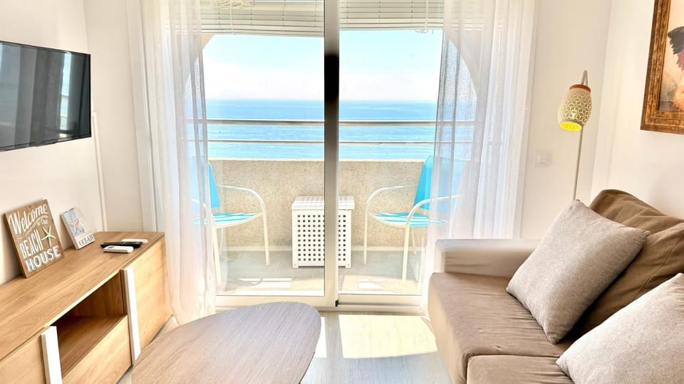 TV and multimedia, View (from property/room), Balcony/Terrace, Living room