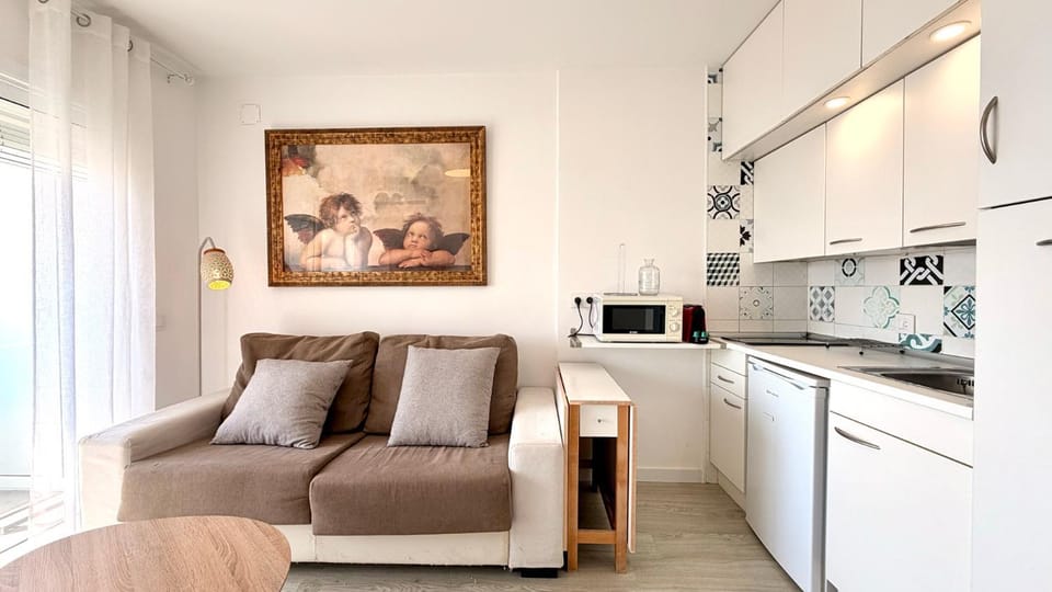 Kitchen or kitchenette, Living room