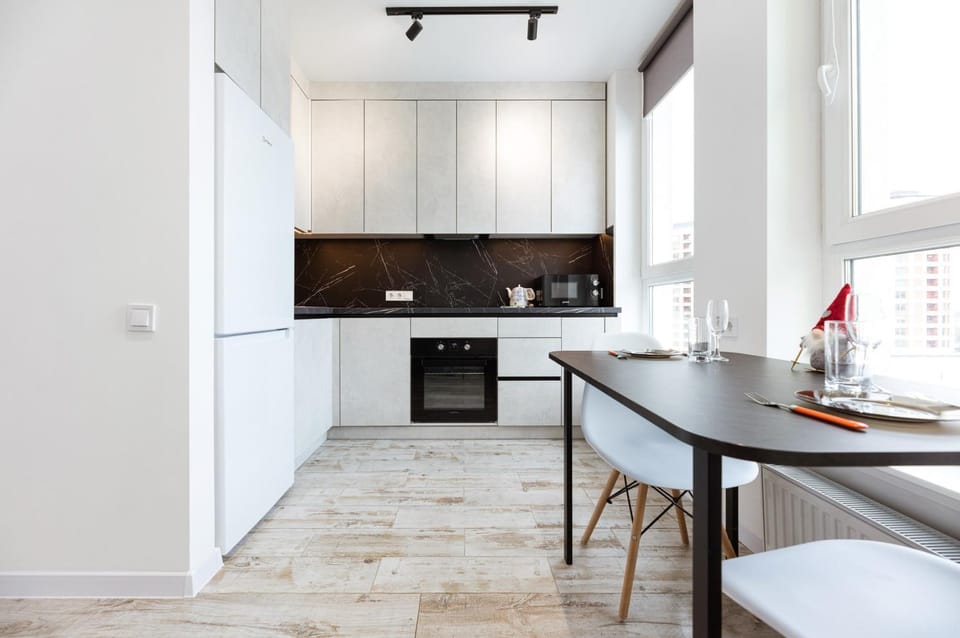 Kitchen or kitchenette, Dining area, oven, stove