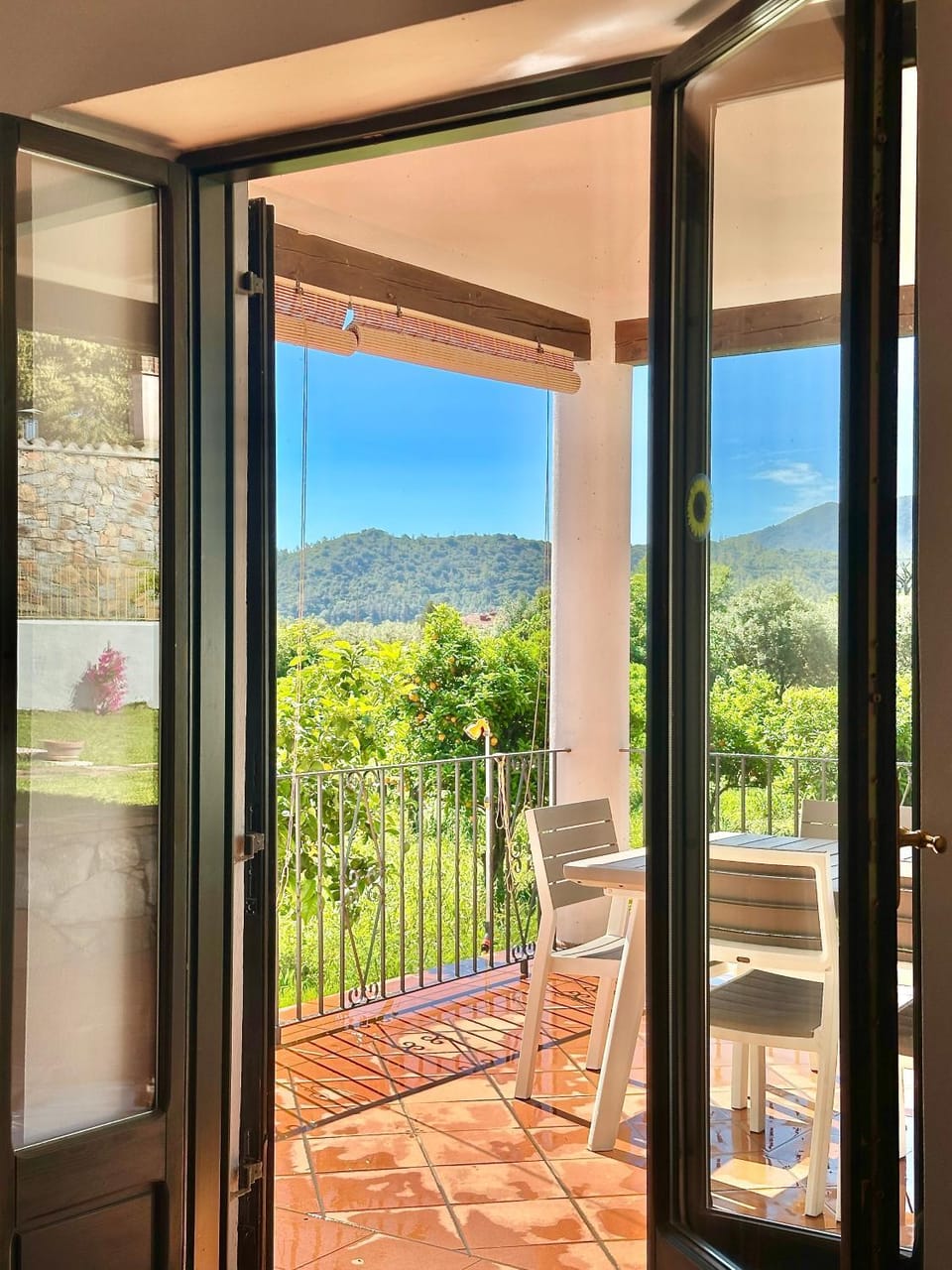 Balcony/Terrace, Dining area, Mountain view