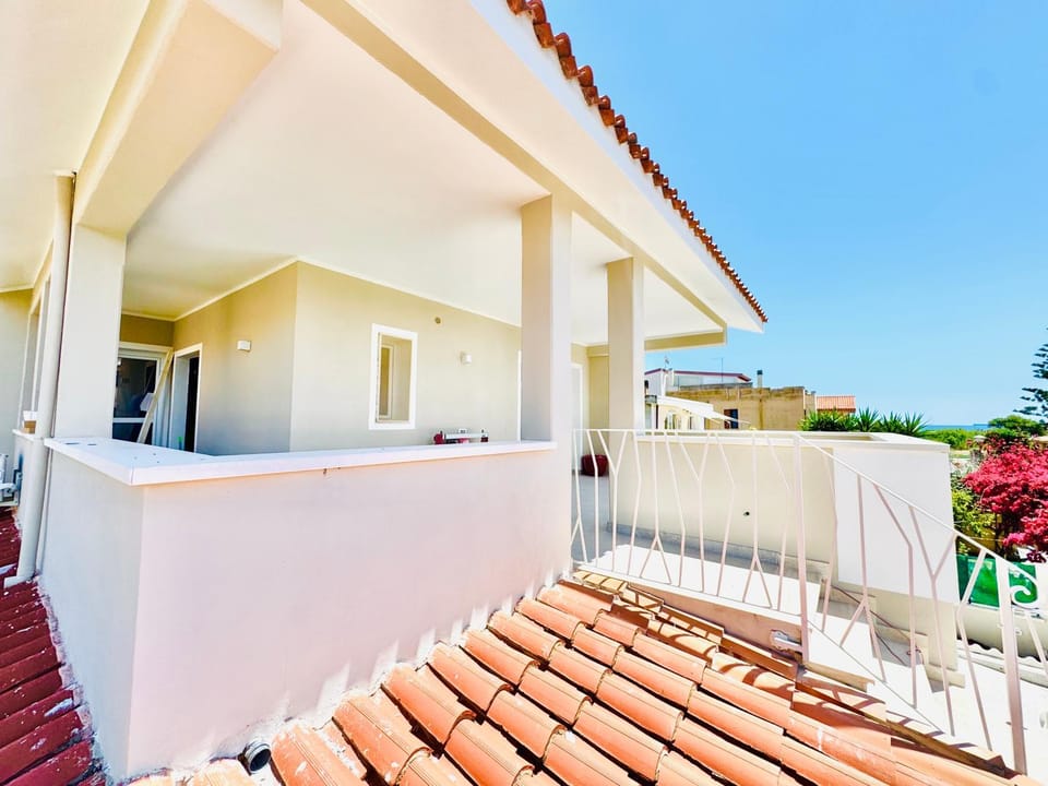 Property building, Balcony/Terrace