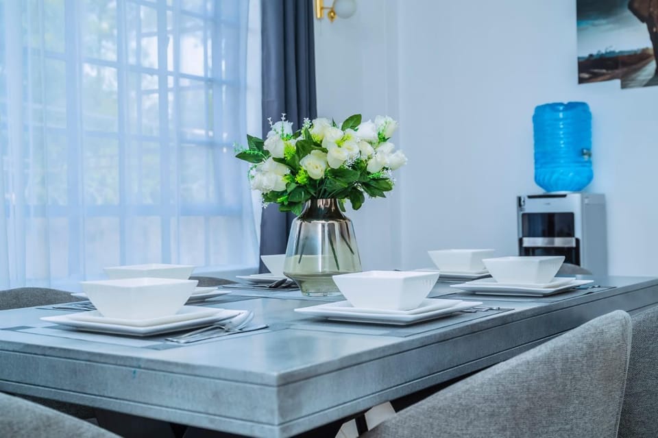 Sofitel Executive 4 bedrooms all ensuite own compound Apartment in Uganda