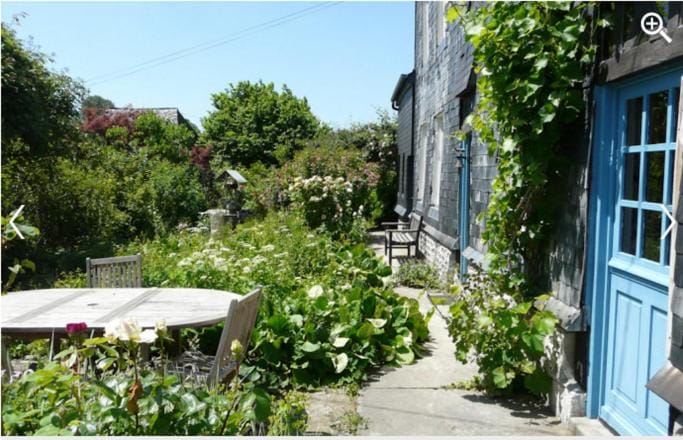 Property building, Garden, Balcony/Terrace