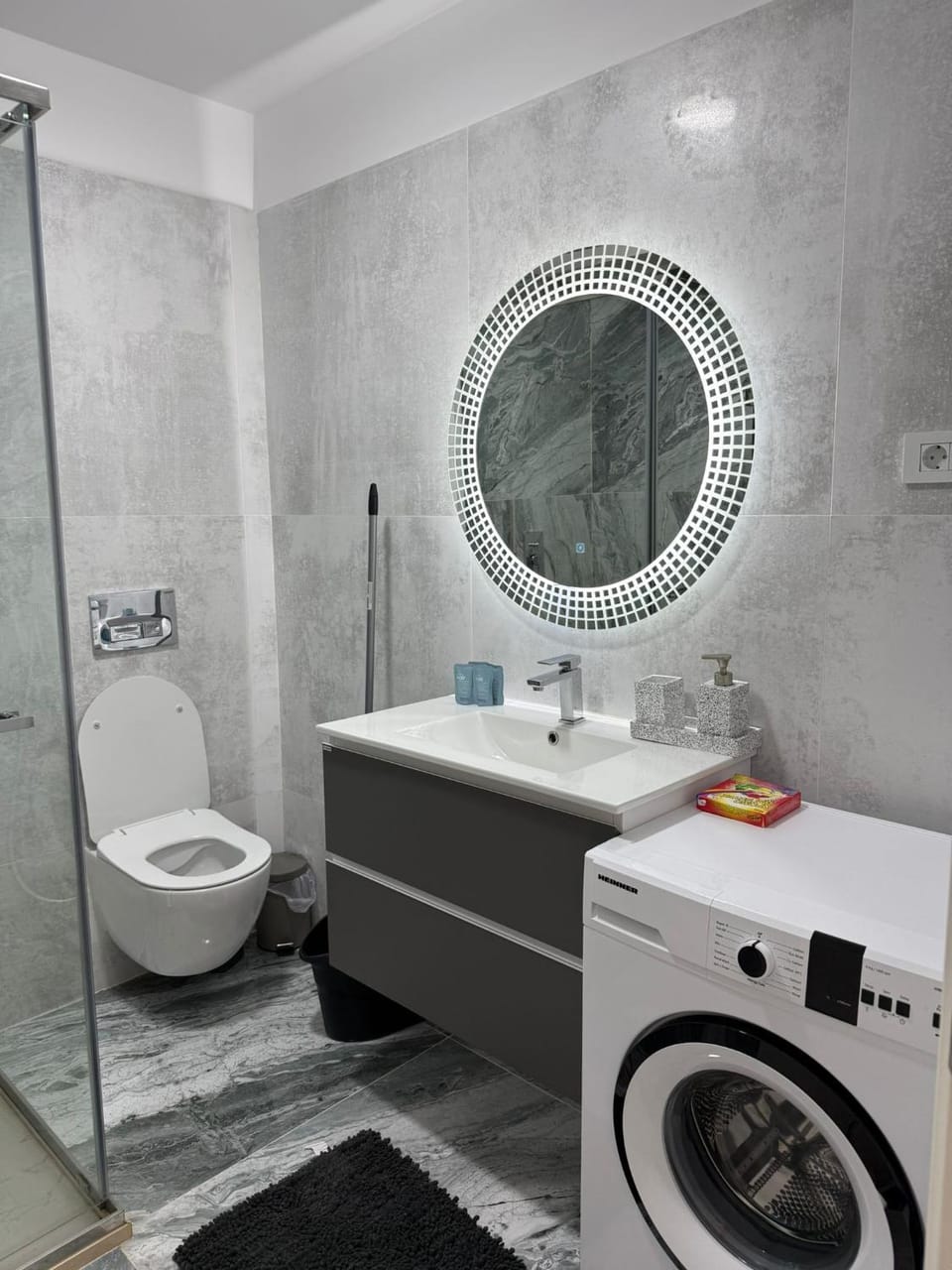 Smarald Studio Titanic Apartment in Constanța County