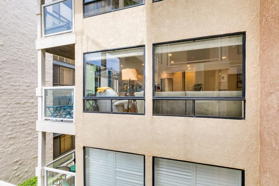 Property building, Balcony/Terrace