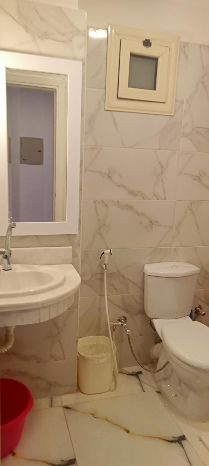 شقه للايجار غرفه وصاله ومطبخ وحمام بالهضبه الغردقه Apartment in Hurghada