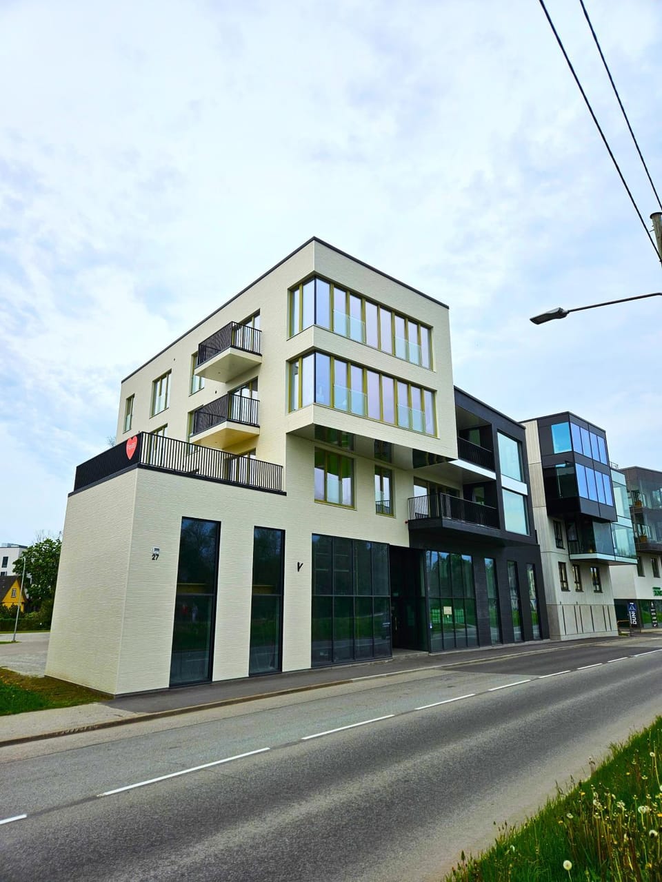 Property building, Facade/entrance, Location