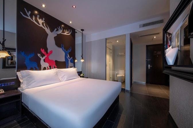 Bed, Photo of the whole room