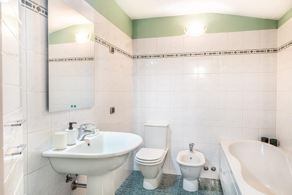 Bathroom, Bath