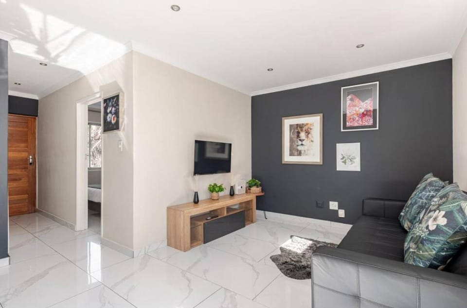 Cozy loft with swimming pool Apartment in Sandton