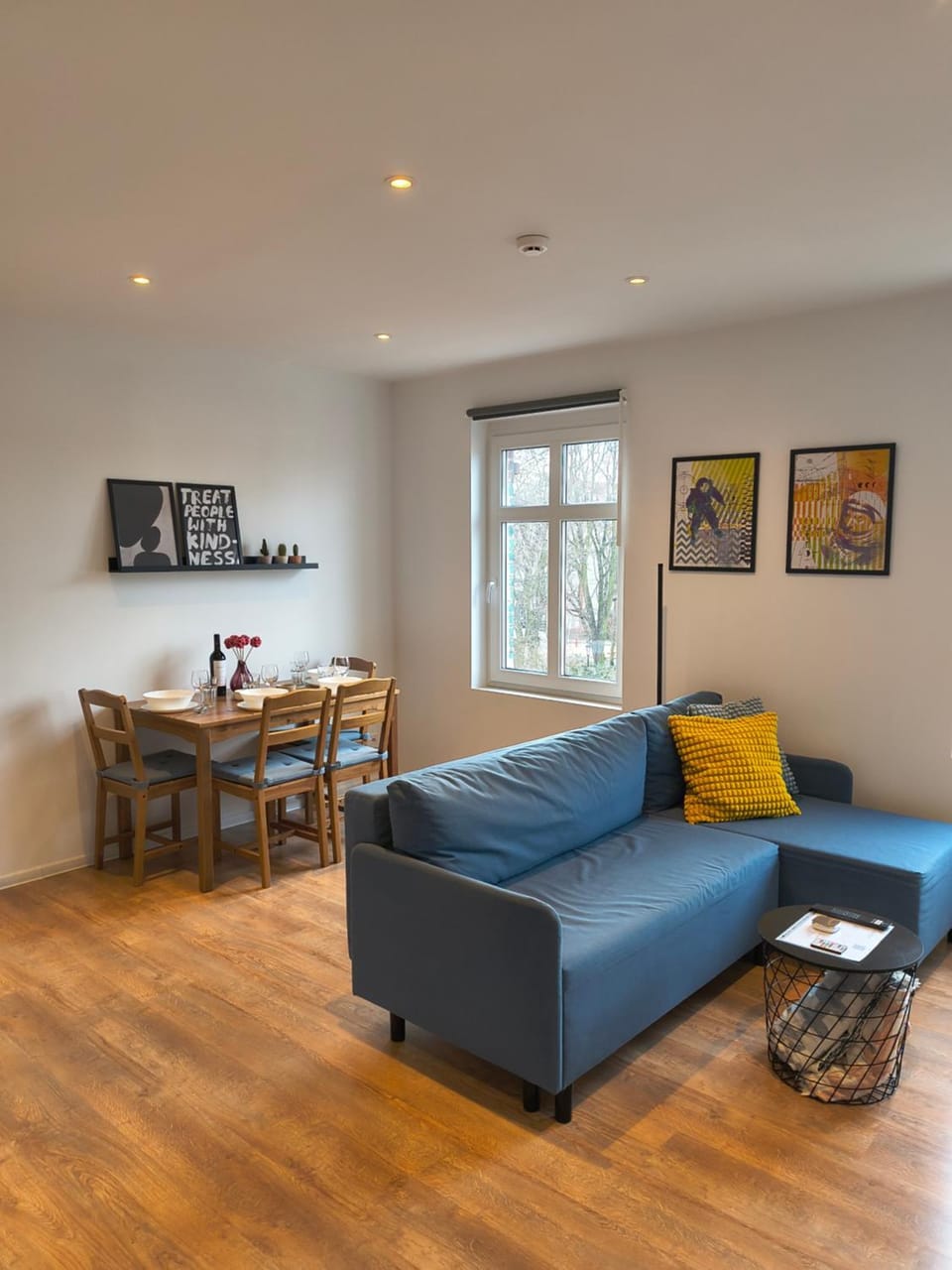 Living room, Seating area, Dining area