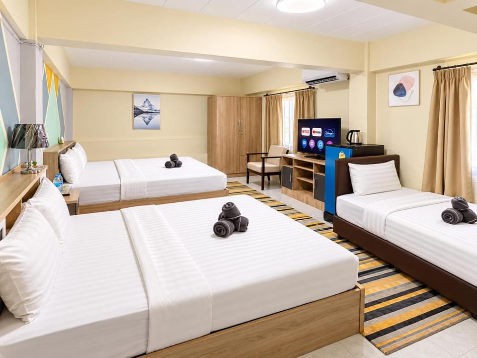 Bed, TV and multimedia, Photo of the whole room, towels, air conditioner