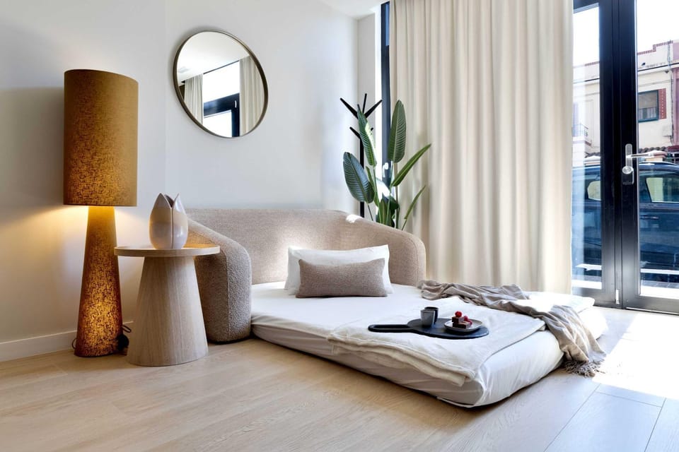 Bed, Living room