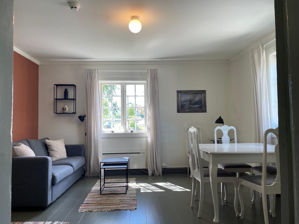 Blokkhus historisk overnatting i Stavern Apartment in Viken, Norway