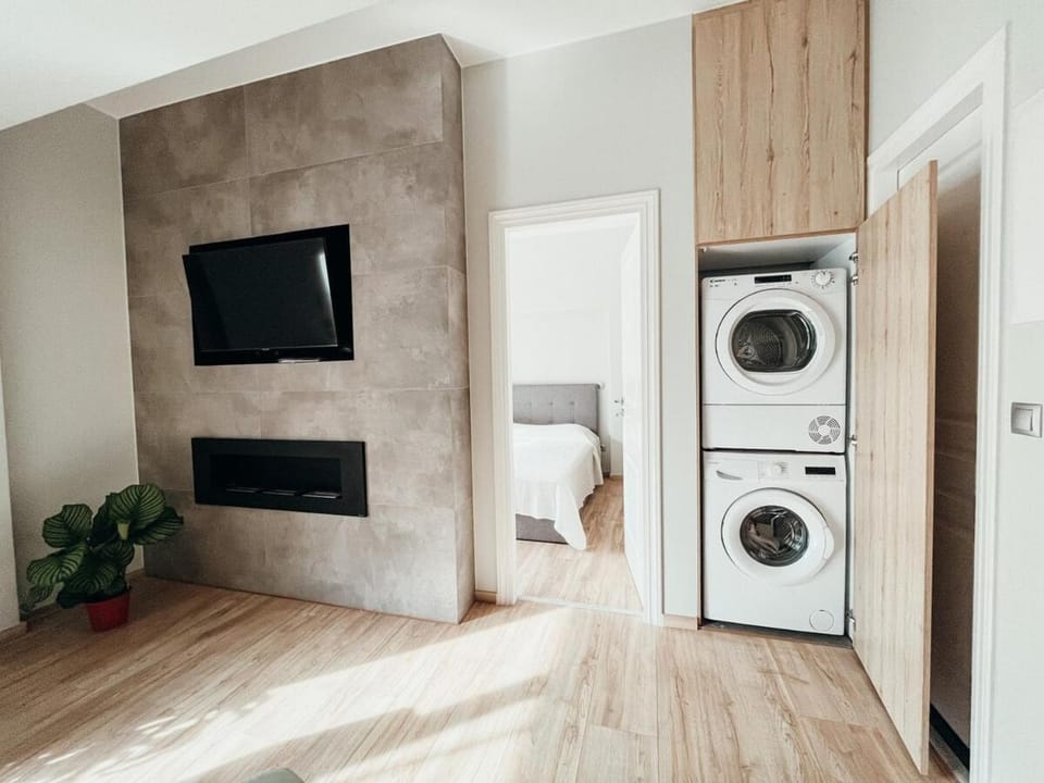 Sunlit luxurious flat at pagrati! Apartment in Athens