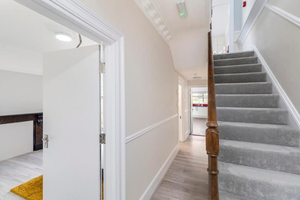 Large House & Garden Central Gravesend Kent Apartment in Gravesend