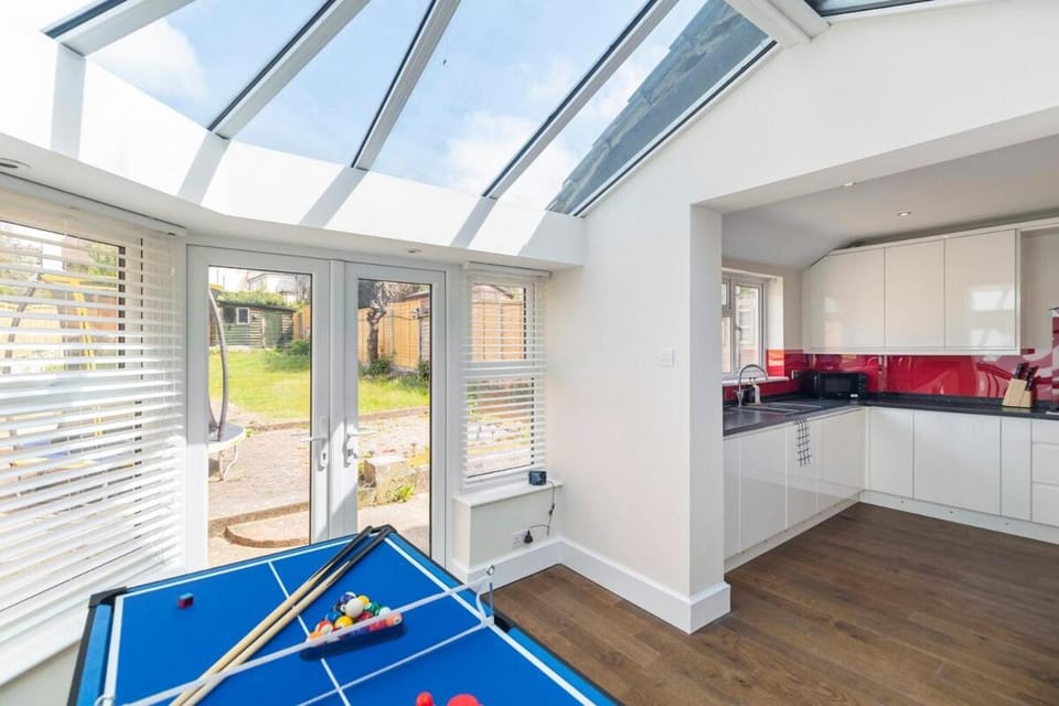 Large House & Garden Central Gravesend Kent Apartment in Gravesend