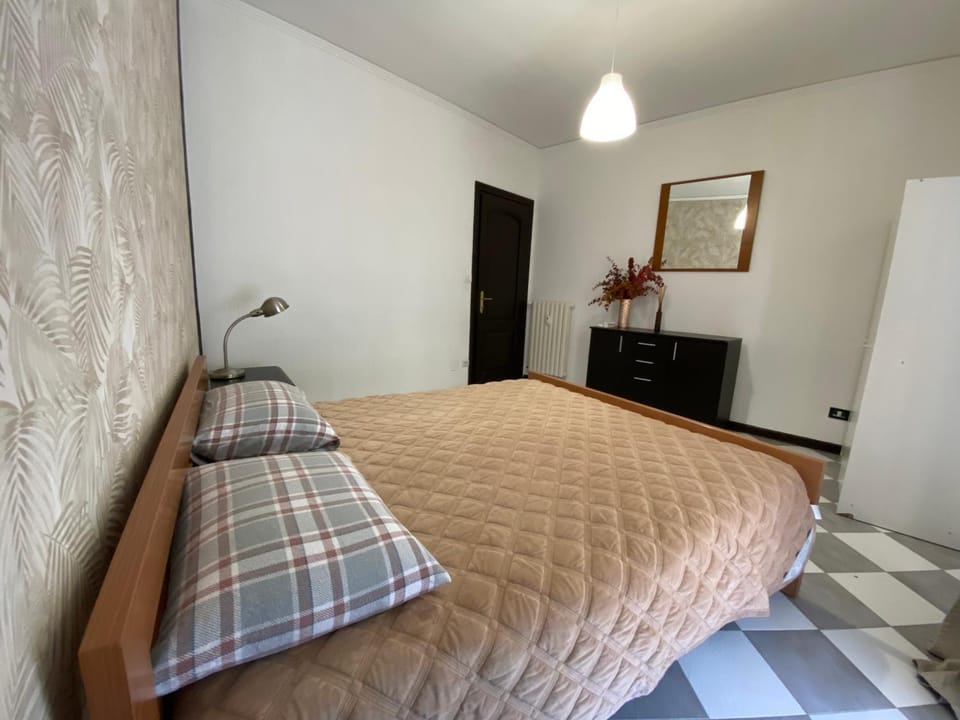 Bedroom, furniture, heating