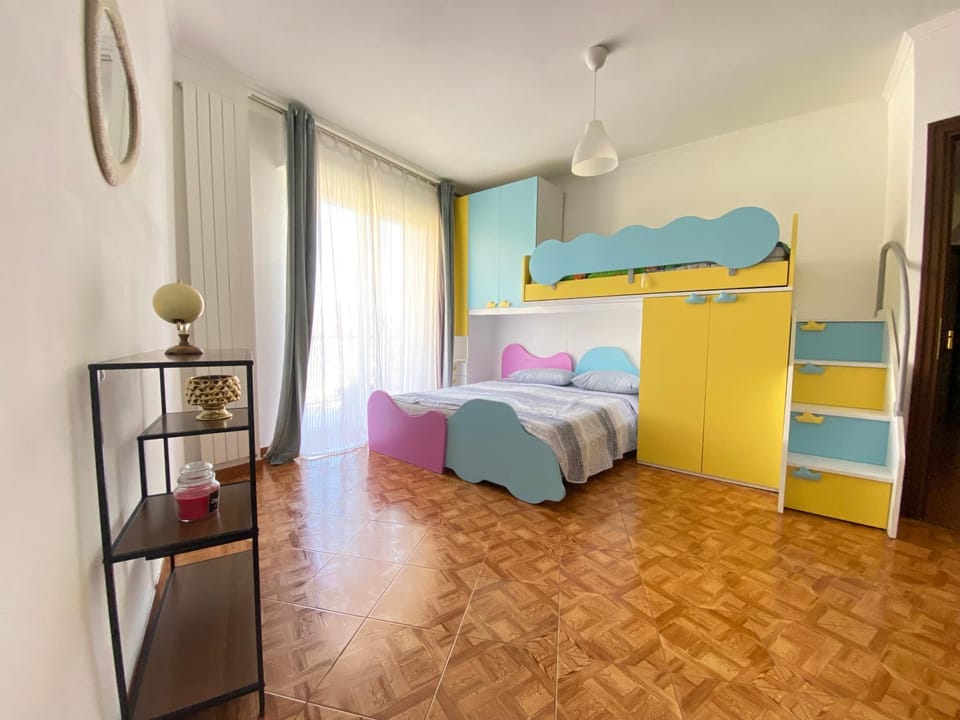 Bed, Bedroom, bunk bed, locker, locker