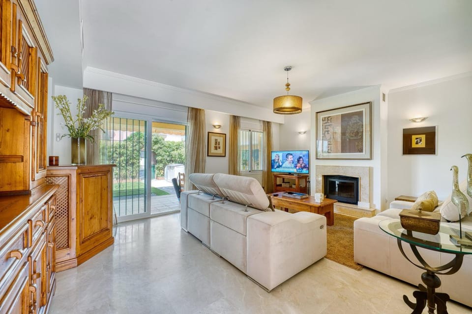 Communal lounge/ TV room, Living room