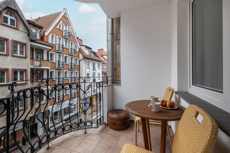 Property building, Neighbourhood