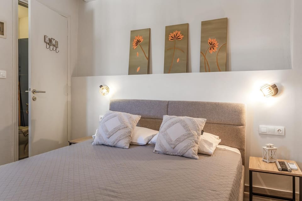 Living room, Bedroom