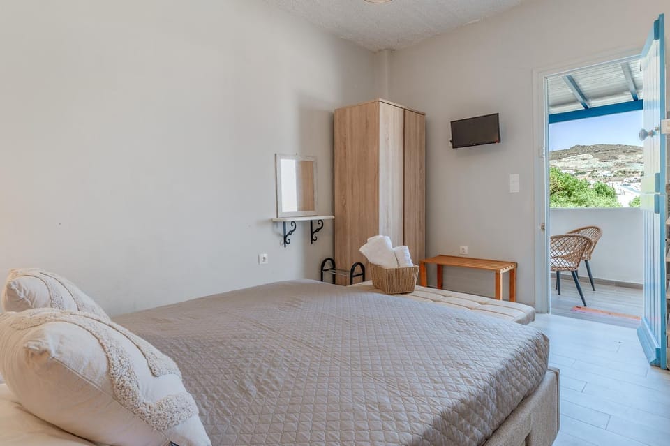 Living room, Bedroom