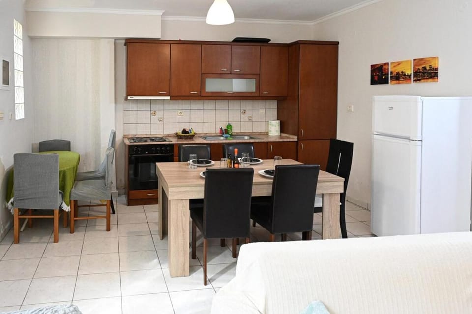Kitchen or kitchenette, Living room, Dining area, pet friendly, stove