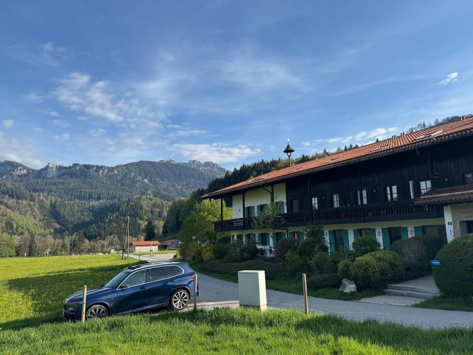 Property building, Spring, Day, Natural landscape, Garden, Garden view, Mountain view