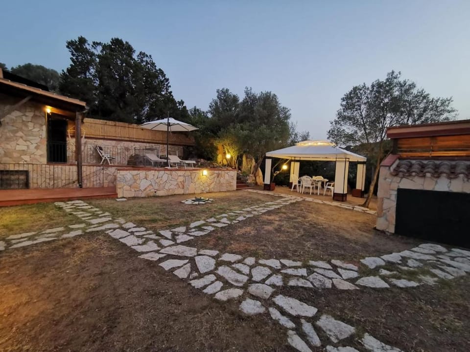 VillaLú ,Oasis of peace 300 meters from the sea Wi-Fi & AC House in Sardinia