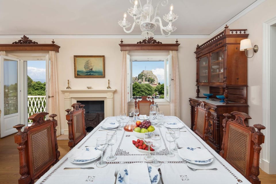 Food and drinks, Dining area
