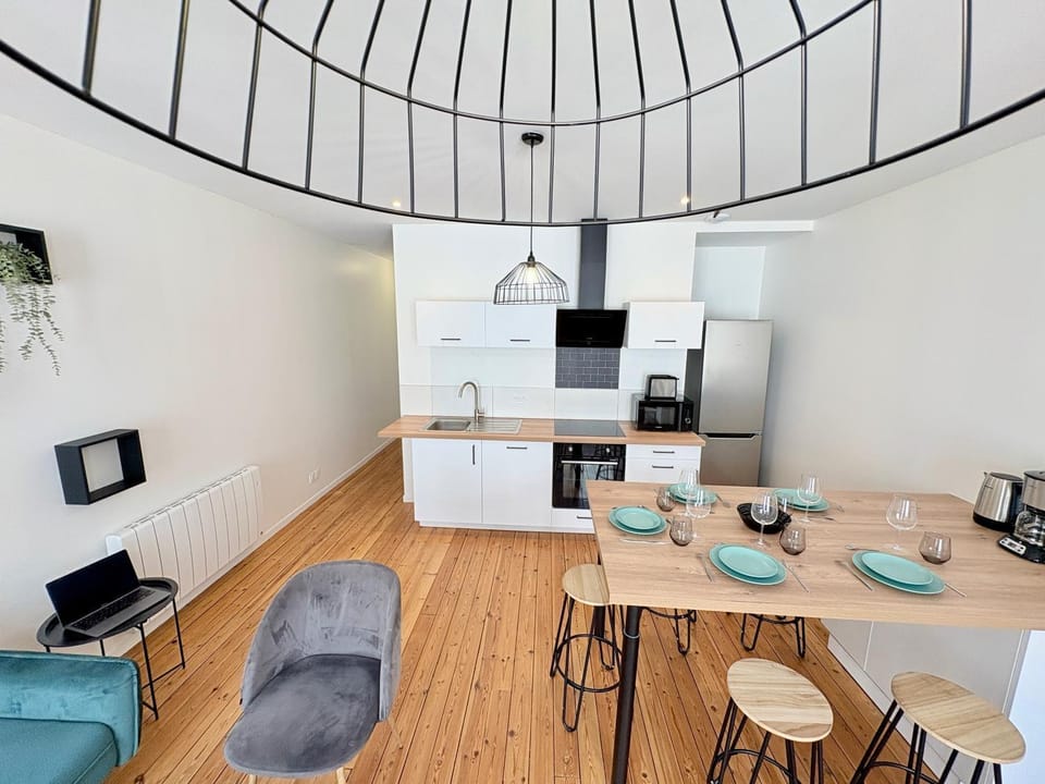 Kitchen or kitchenette, stove, kitchen