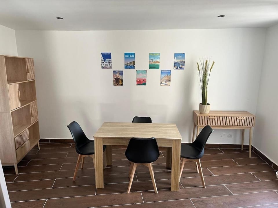 Duplex Cosy en Cœur de Ville Apartment in Lunel