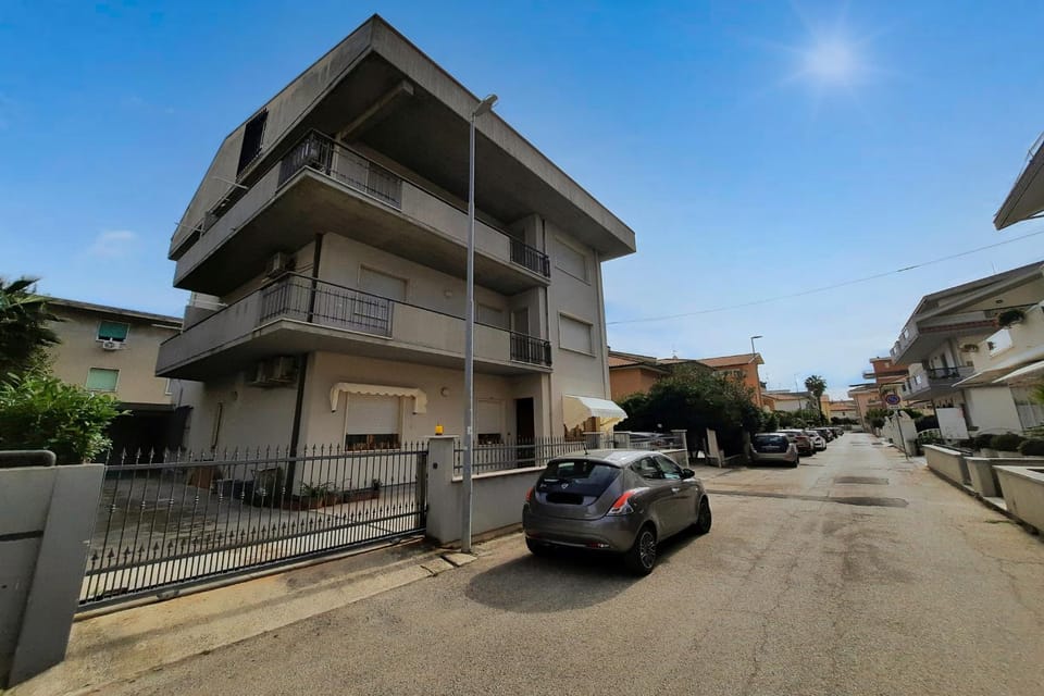 Property building, Neighbourhood, Street view