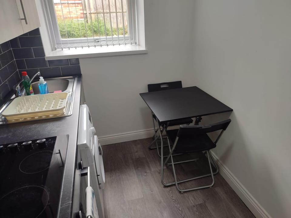 Gosford Park Studio 4 - Coventry Apartment in Coventry