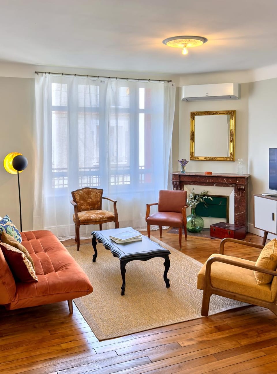 TV and multimedia, Living room, Seating area