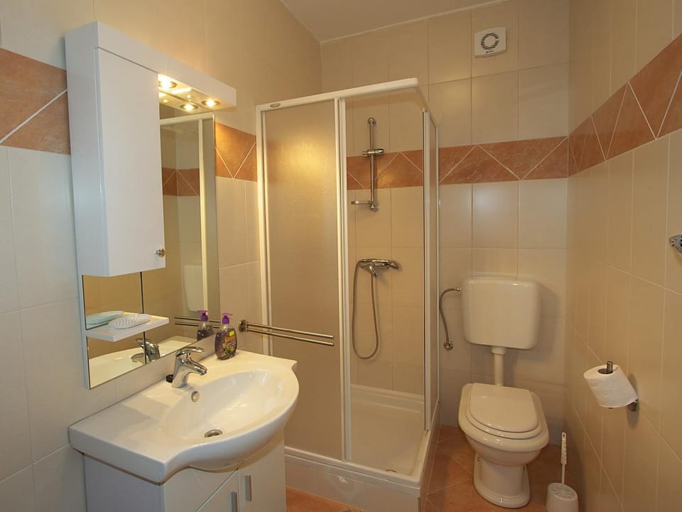 Shower, Toilet, Bathroom