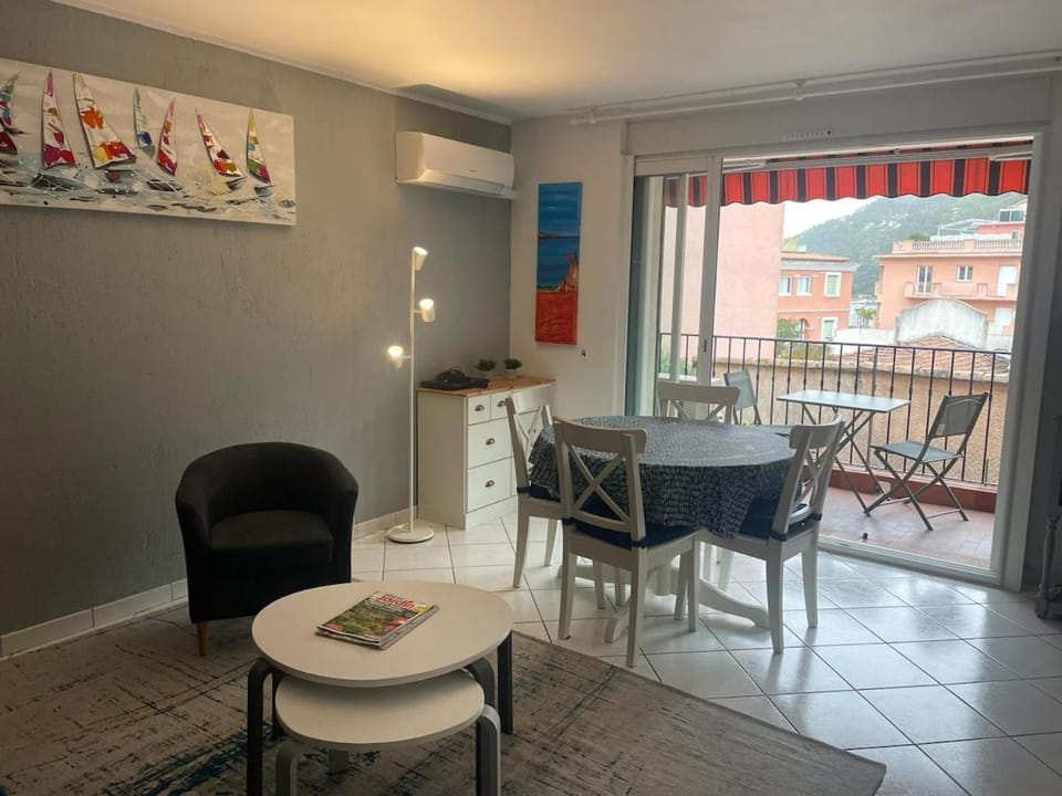 Charming 2-room appt, 2 steps from sea and shops Apartment in Mandelieu-La Napoule