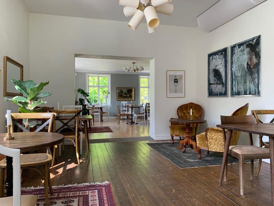 Coffee/tea facilities, Seating area, Dining area, Internal: Not applicable to any particular room