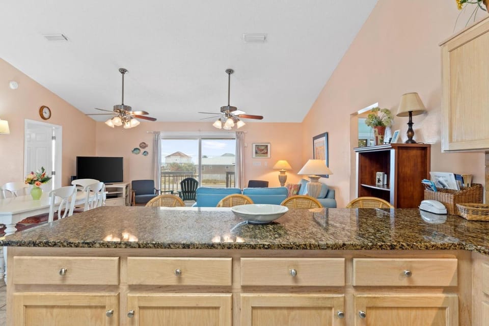Snowbird-Private Pool, pet friendly, Golf cart friendly House in Saint George Island