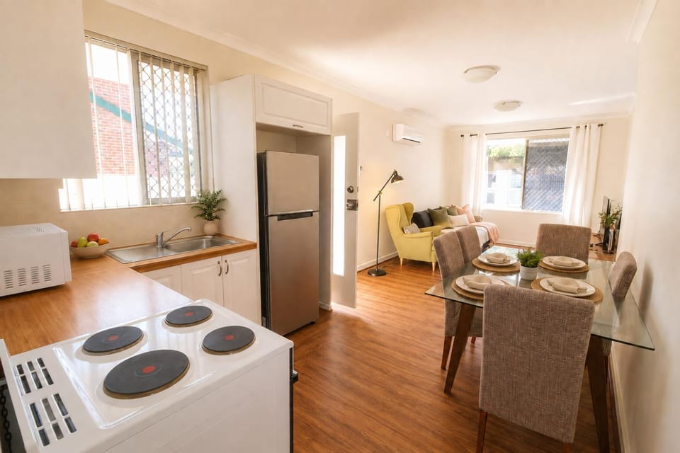 Kitchen or kitchenette, Living room, Seating area, Dining area, oven, pet friendly, stove