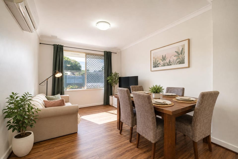 TV and multimedia, Living room, Dining area