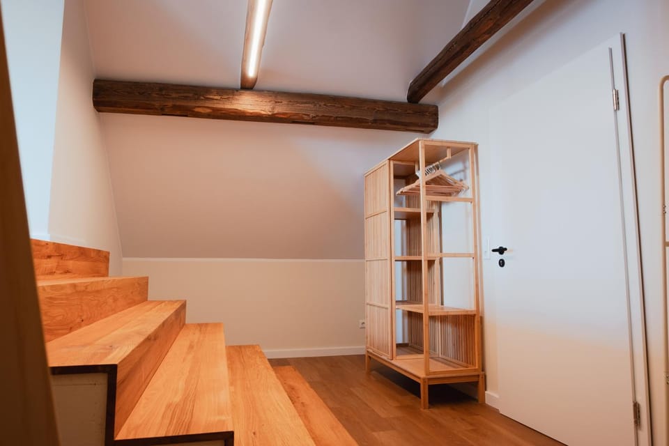 Facade/entrance, wardrobe