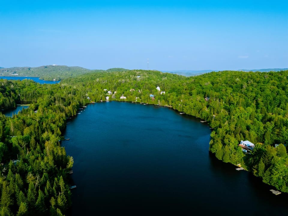Le Chalet Bleu, spa au bord du lac Chalet in Ontario