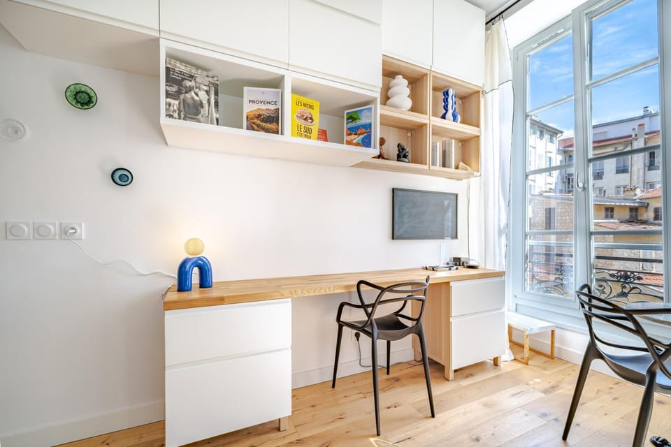 TV and multimedia, Dining area