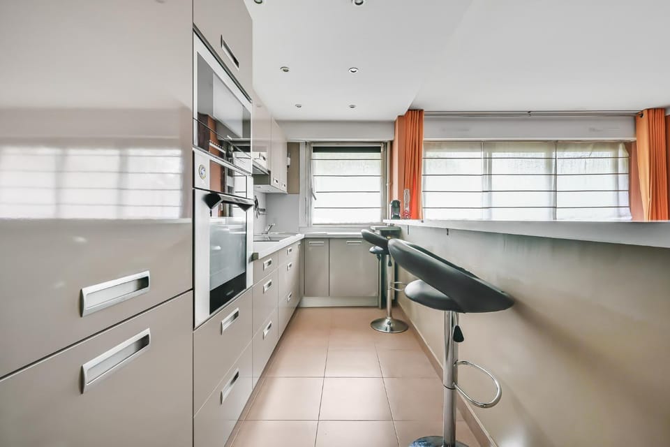 Le Clichy - 4 people - Metro 13 & 14 - Paris Apartment in Clichy