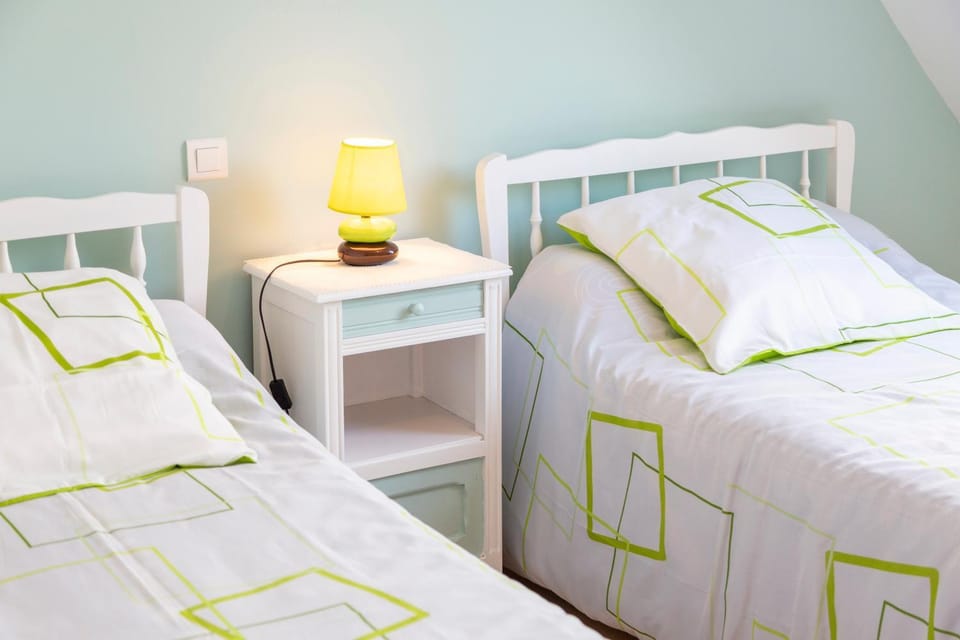 Property building, Living room, Bedroom