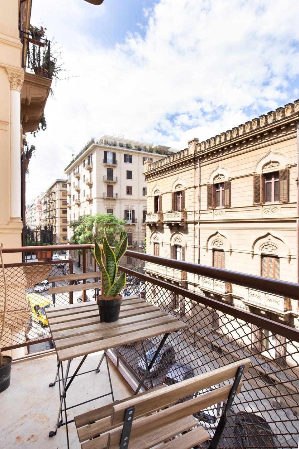 View (from property/room), Balcony/Terrace, City view