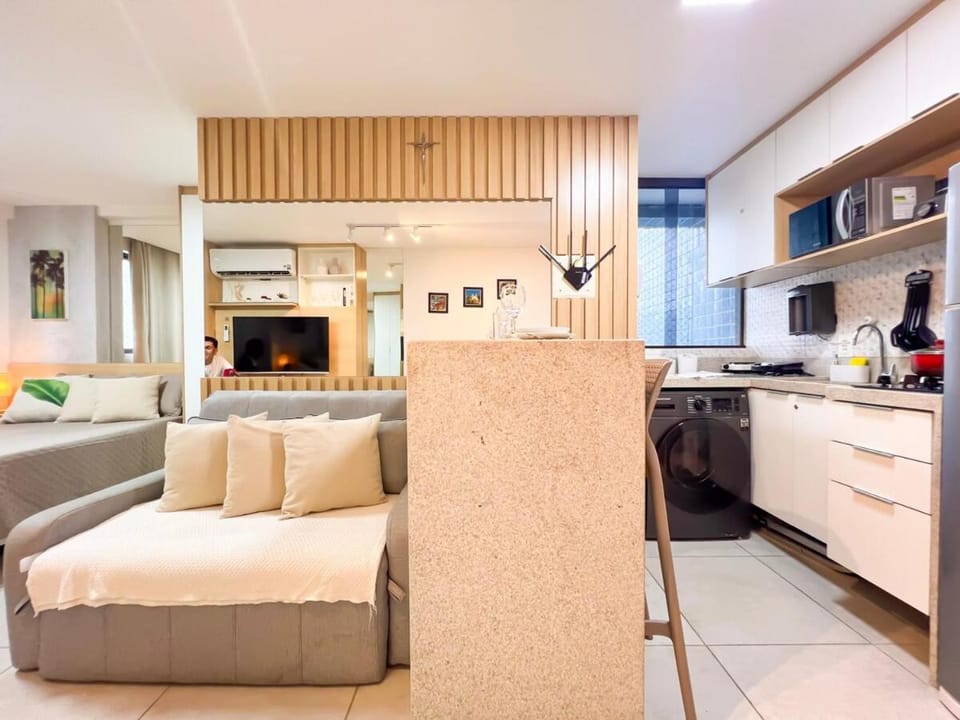Kitchen or kitchenette, Dining area, oven, stove